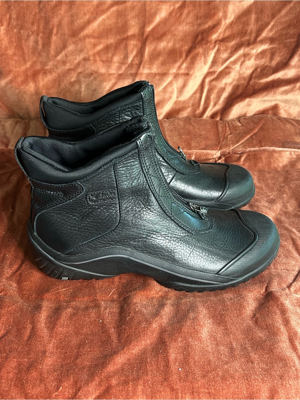 Clarks Black Leather Women's Zip Winter Boots